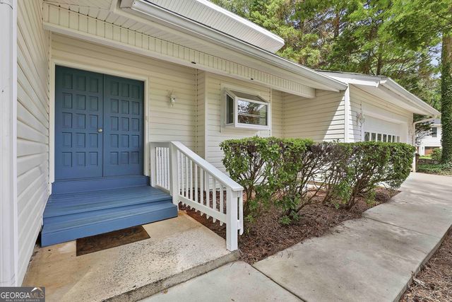 203 Doe Run, Peachtree City, GA 30269