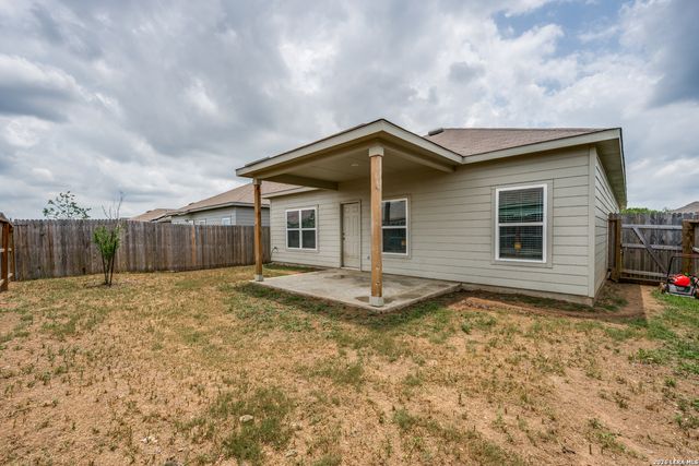 14658 STIRRUP TRCE, Elmendorf, TX 78112
