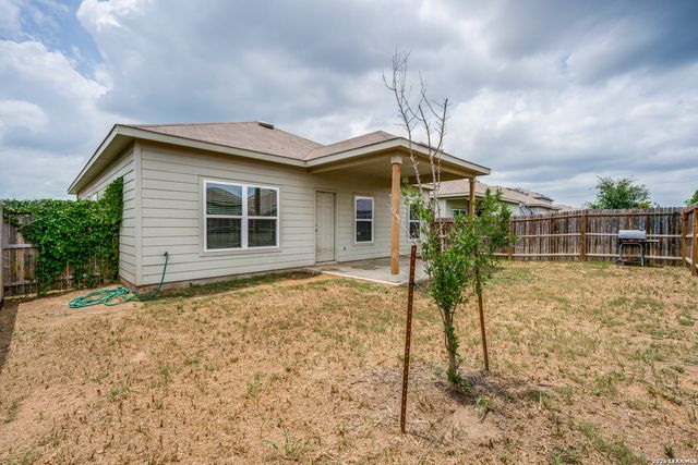 14658 STIRRUP TRCE, Elmendorf, TX 78112