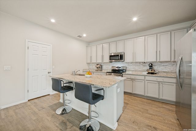 14658 STIRRUP TRCE, Elmendorf, TX 78112