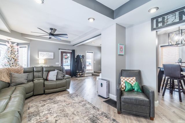 914 E King Street, Garrett, IN 46738