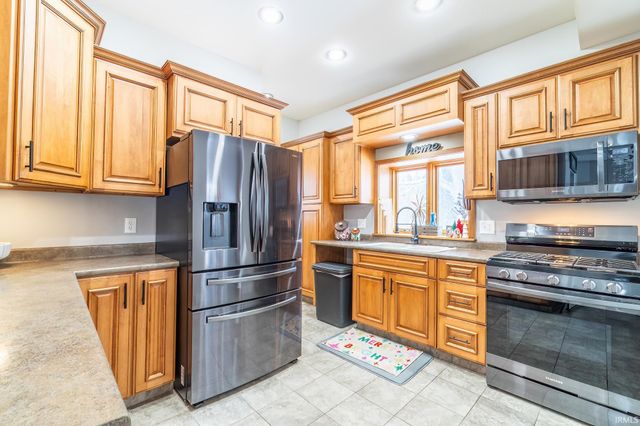 914 E King Street, Garrett, IN 46738