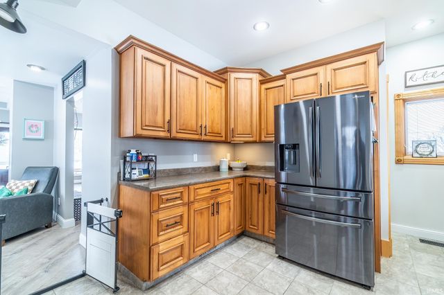 914 E King Street, Garrett, IN 46738