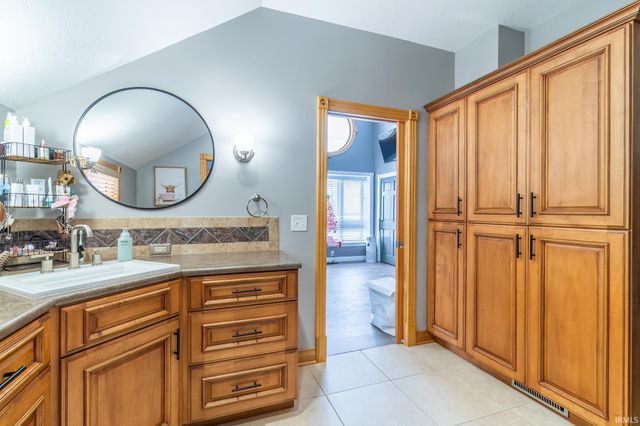 914 E King Street, Garrett, IN 46738