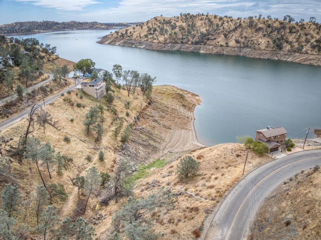 Image 1 of property listing at 28277 Sky Harbour Road, Friant, CA 93626