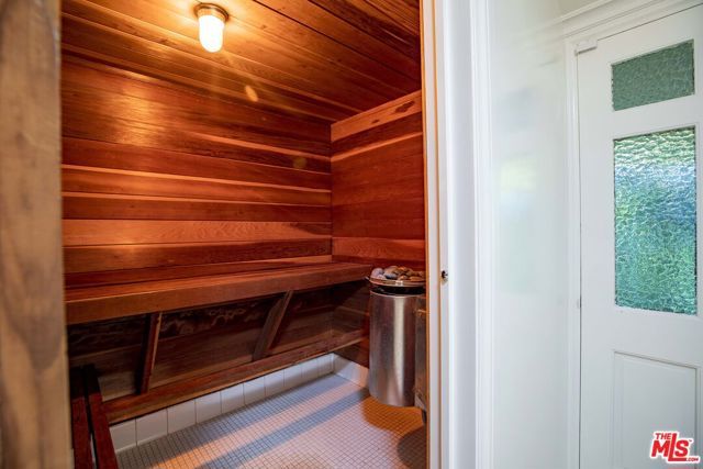 1296 Capri Drive, Pacific Palisades (los Angeles), CA 90272