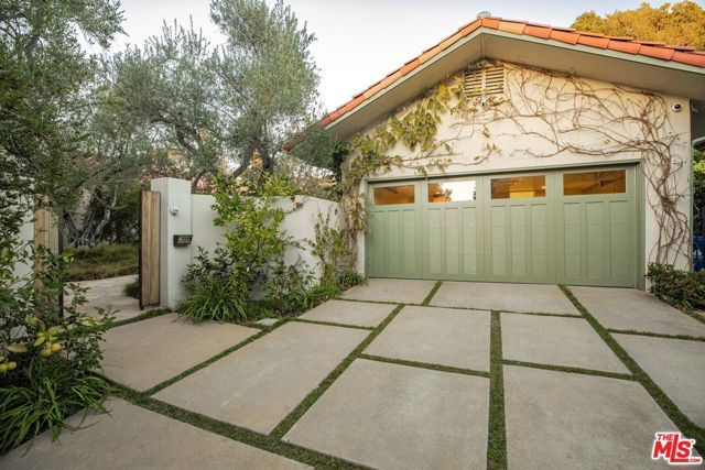 1296 Capri Drive, Pacific Palisades (los Angeles), CA 90272