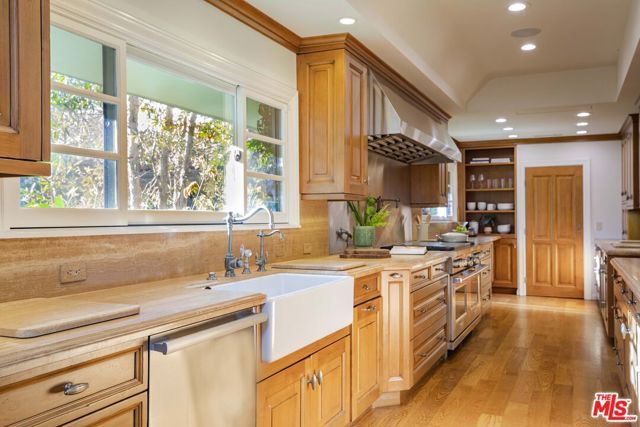 1296 Capri Drive, Pacific Palisades (los Angeles), CA 90272