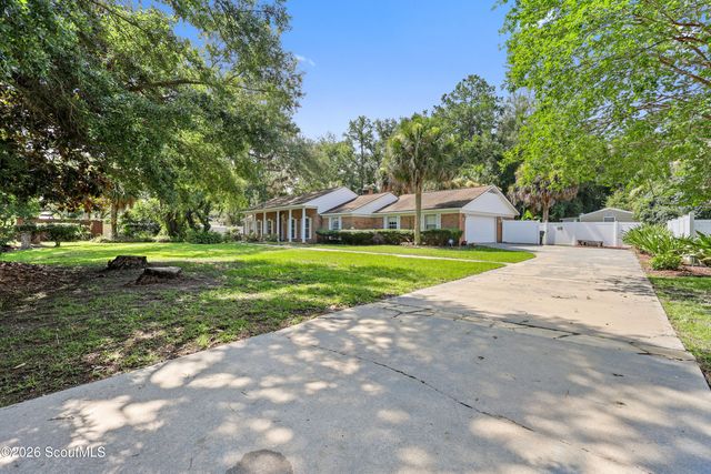 112 Meadows Way, Brunswick, GA 31525