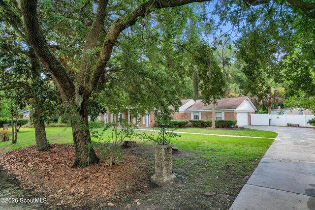 112 Meadows Way, Brunswick, GA 31525