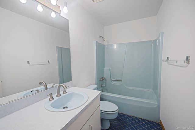 4 Chambord Court, Shoreham, NY 11786
