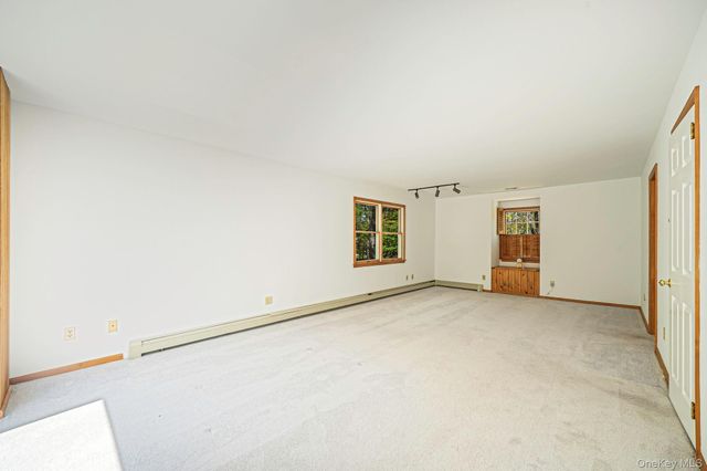 4 Chambord Court, Shoreham, NY 11786