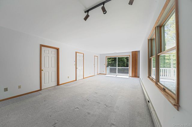 4 Chambord Court, Shoreham, NY 11786