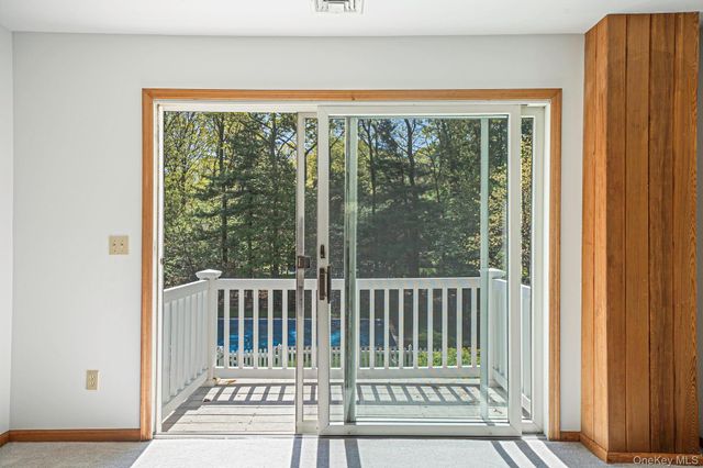 4 Chambord Court, Shoreham, NY 11786