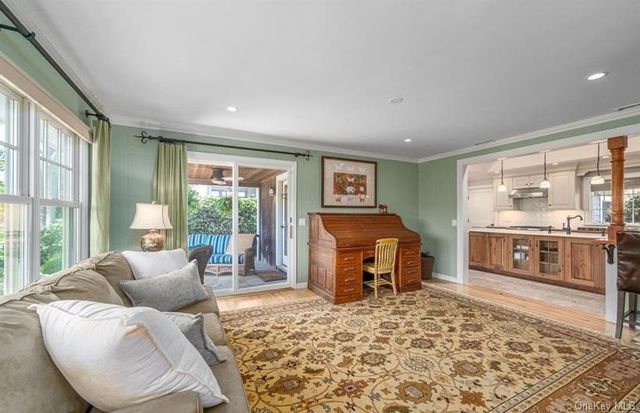 2300 Glenn Road, Southold, NY 11971