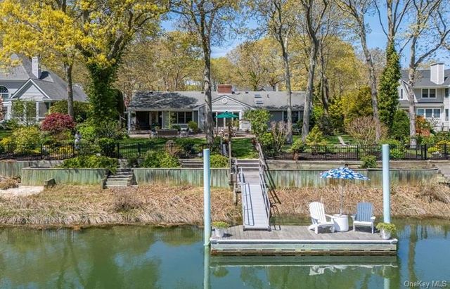 2300 Glenn Road, Southold, NY 11971