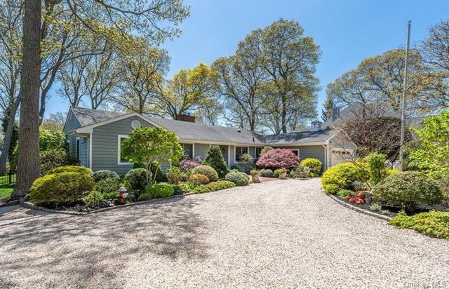 2300 Glenn Road, Southold, NY 11971