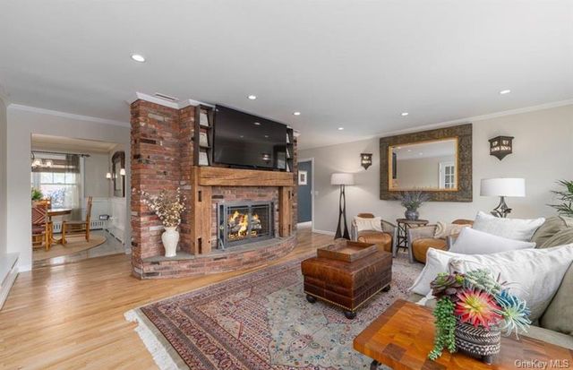 2300 Glenn Road, Southold, NY 11971