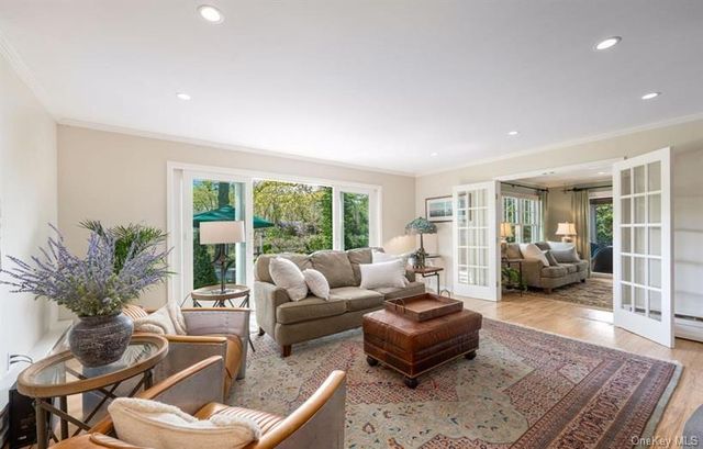 2300 Glenn Road, Southold, NY 11971