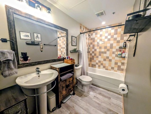 406 Wacouta Street 409, Saint Paul, MN 55101