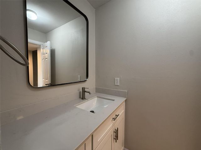 1824 Thonig Road 3, Houston, TX 77055