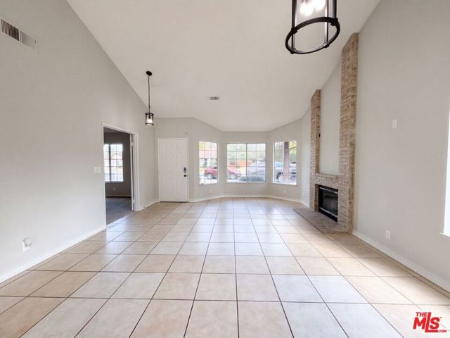 545 Spruce Court, Palmdale, CA 93550