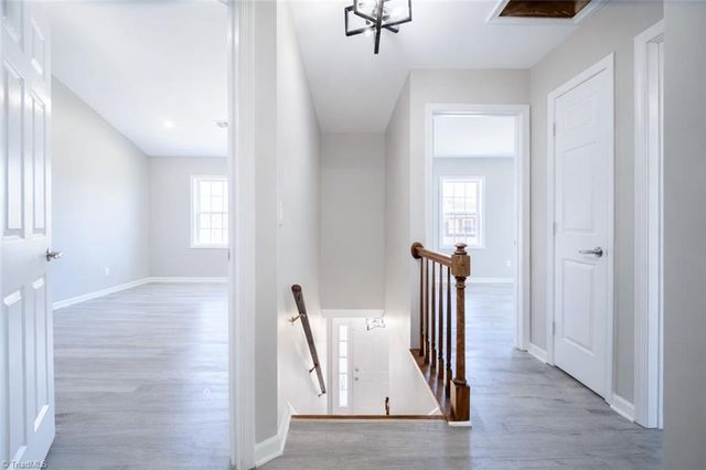 3 Ivyglen Court, Greensboro, NC 27406