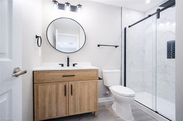 3 Ivyglen Court, Greensboro, NC 27406