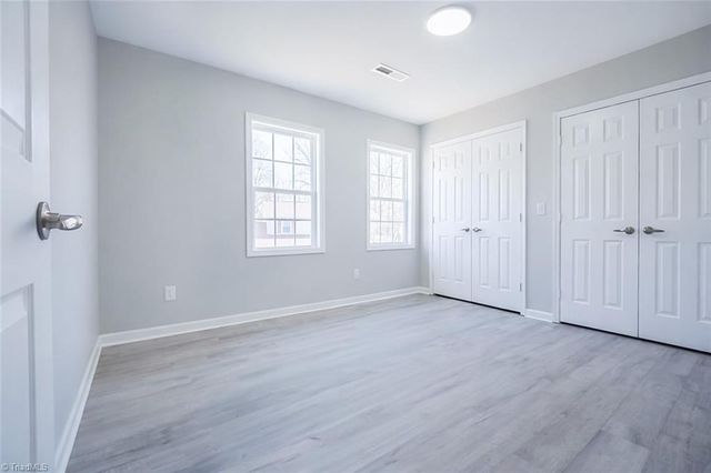 3 Ivyglen Court, Greensboro, NC 27406