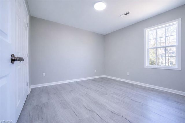 3 Ivyglen Court, Greensboro, NC 27406