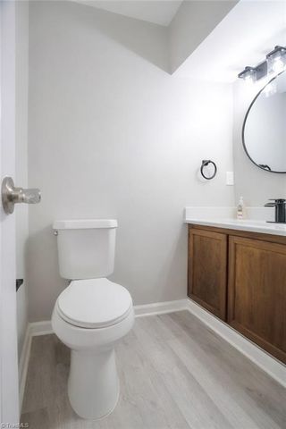 3 Ivyglen Court, Greensboro, NC 27406