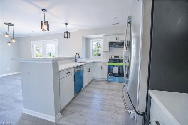 3 Ivyglen Court, Greensboro, NC 27406