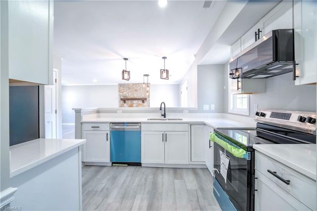 3 Ivyglen Court, Greensboro, NC 27406