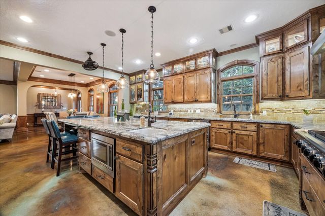 5022 Riverview Drive, Alvin, TX 77511