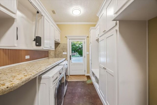 5022 Riverview Drive, Alvin, TX 77511