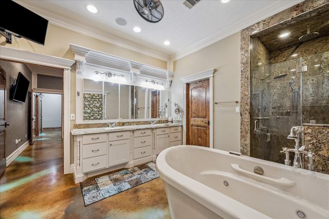 5022 Riverview Drive, Alvin, TX 77511