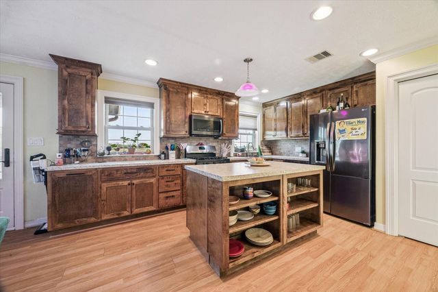 5022 Riverview Drive, Alvin, TX 77511