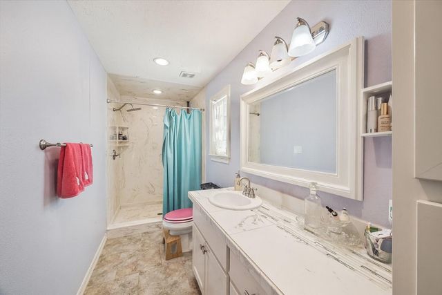 5022 Riverview Drive, Alvin, TX 77511