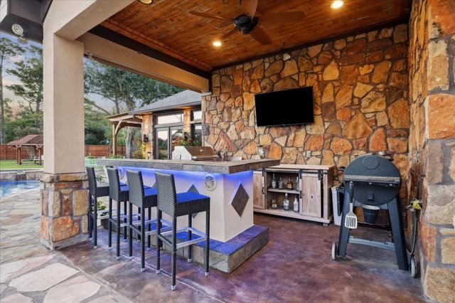 5022 Riverview Drive, Alvin, TX 77511