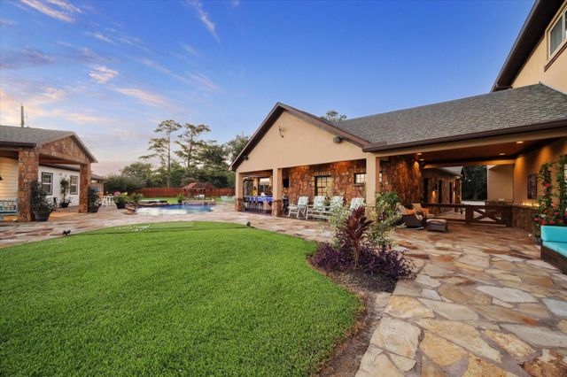 5022 Riverview Drive, Alvin, TX 77511