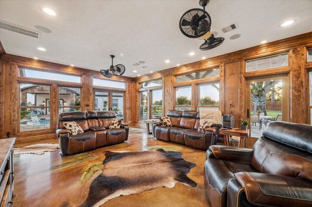 5022 Riverview Drive, Alvin, TX 77511