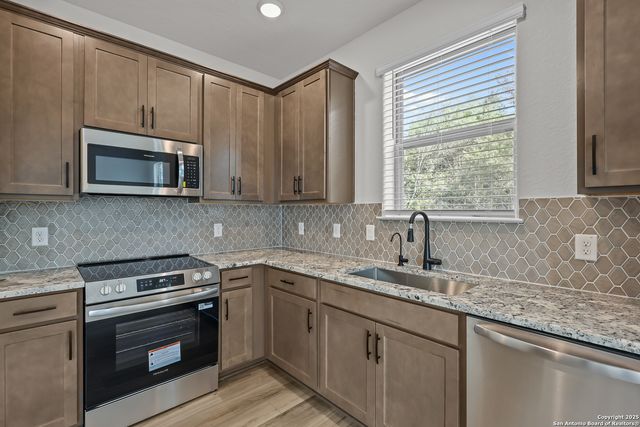 285 W Quill Dr Building 4, San Antonio, TX 78228