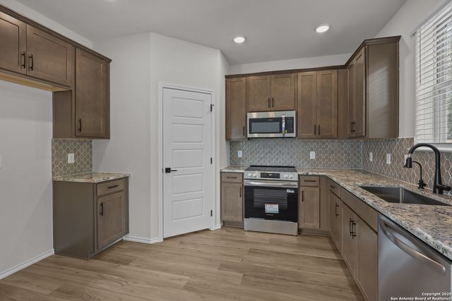 285 W Quill Dr Building 4, San Antonio, TX 78228