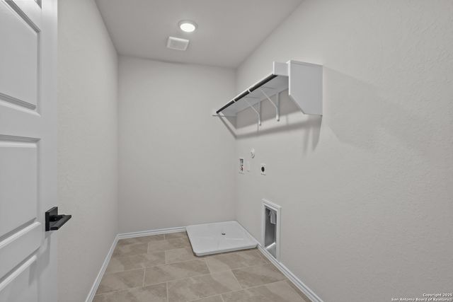 285 W Quill Dr Building 4, San Antonio, TX 78228