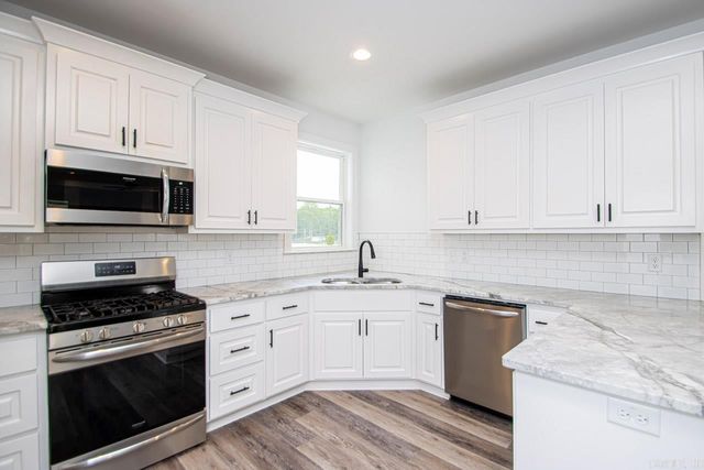 2529 Kara Ln, Bryant, AR 72022