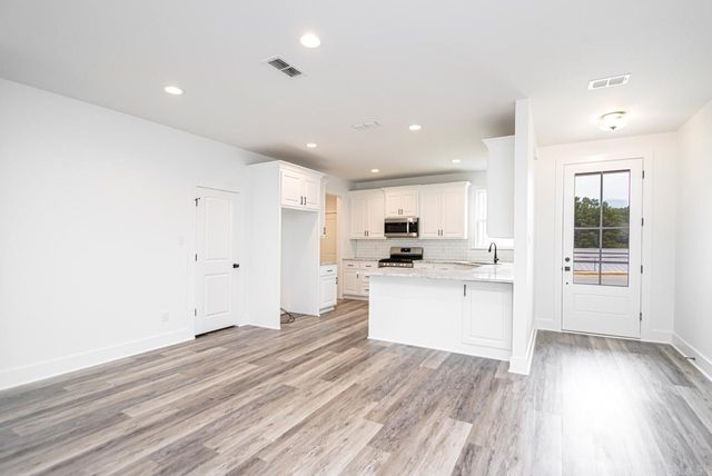 2529 Kara Ln, Bryant, AR 72022