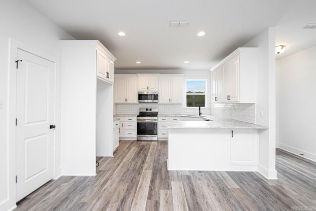 2529 Kara Ln, Bryant, AR 72022