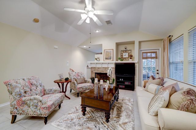 10 Stone Creek Place, The Woodlands, TX 77382