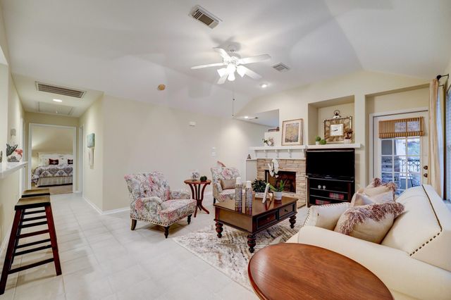 10 Stone Creek Place, The Woodlands, TX 77382