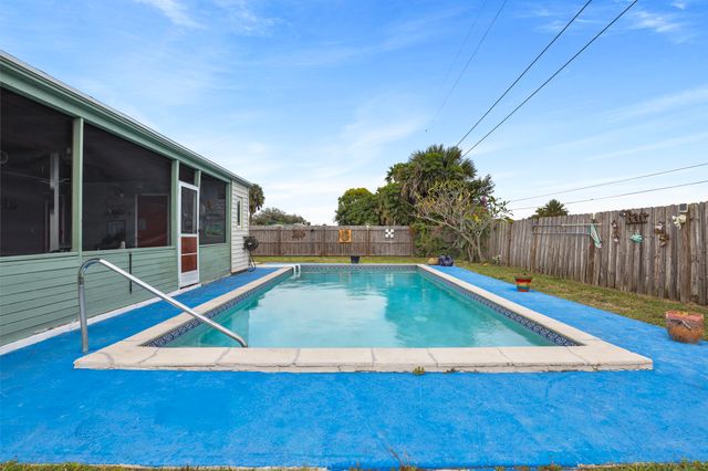 9412 Bellewood Street, Palm Beach Gardens, FL 33410